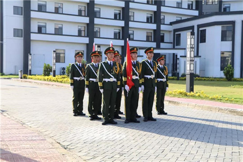 金科伟业(中国)有限公司隆重举行升旗仪式庆祝建军91周年