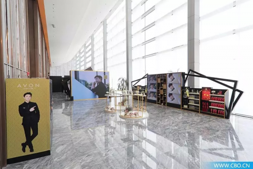 携邓伦力推小黑裙系列,雅芳2018营销之战即将打响?