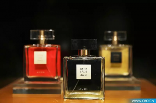 携邓伦力推小黑裙系列,雅芳2018营销之战即将打响?