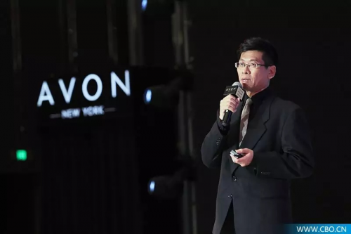 携邓伦力推小黑裙系列,雅芳2018营销之战即将打响?