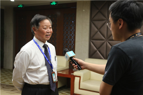 隆力奇圆梦西藏女孩治愈眼疾