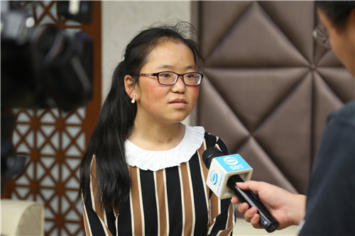 隆力奇圆梦西藏女孩治愈眼疾