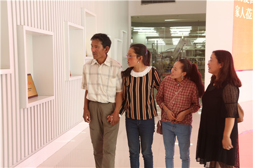 隆力奇圆梦西藏女孩治愈眼疾