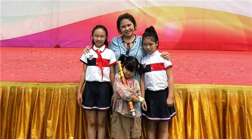 用脚步丈量公益广度 尚赫“让爱传出去”公益小学三省揭牌