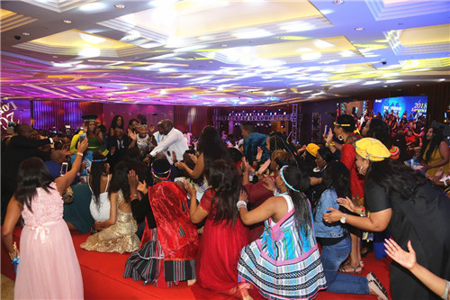 梦想，开创未来 | 2018隆力奇国际市场年度峰会隆重开幕