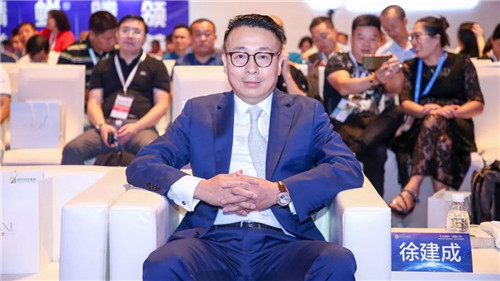 著名经济学家郎咸平助阵绿叶深圳高峰论坛