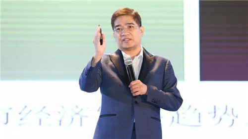 著名经济学家郎咸平助阵绿叶深圳高峰论坛