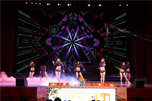 绿活美地“续经典•品新章 露力康人参蜂王浆新品发布会暨优秀经销商表彰大会”圆满举行