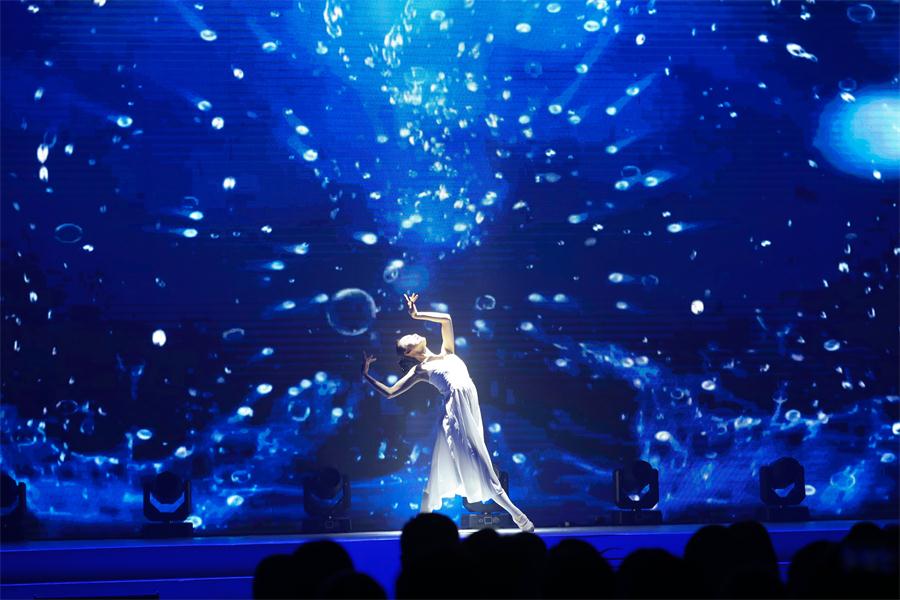 1541733515579755.jpg 7人屏互动秀.jpg