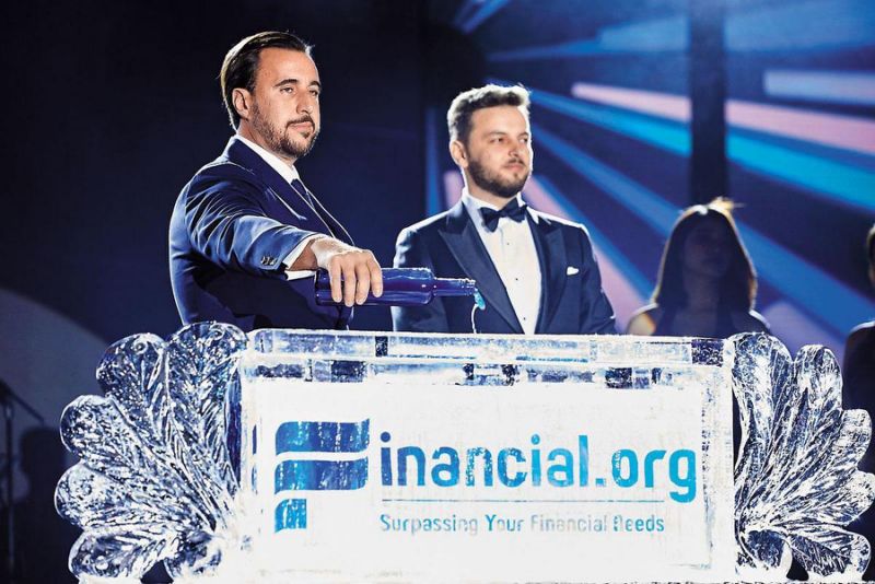 Financial.org创办人Arnaud Georges(左)曾多次来台参与活动。(翻摄自Financial.org网站)