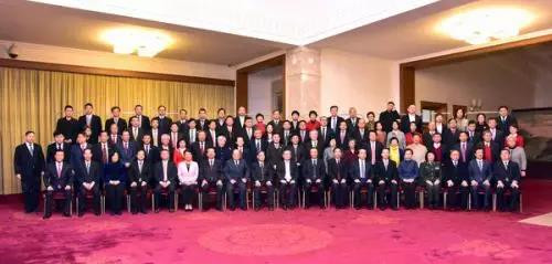 完美古润金出席侨联庆祝改革开放40周年座谈会