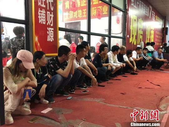 涉传人员 覃俞盛 摄