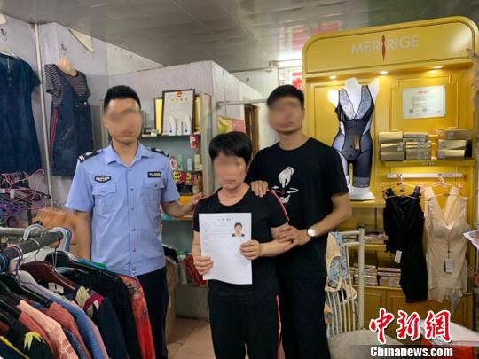 办案现场　卢从杰　摄