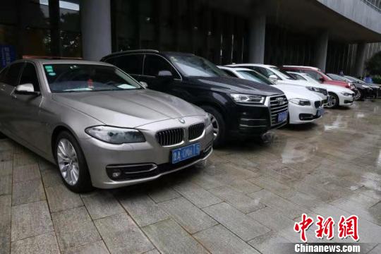 图为被查扣的涉案车辆 劳运荣 摄