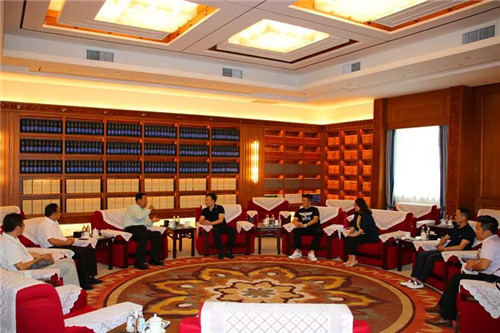 江西仁和药业有限公司总经理邹小清一行莅临金诃藏药参观考察