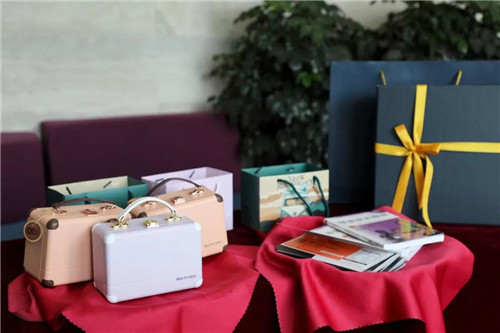 琴键丝路 | 绿之韵之夜·万捷旎钢琴独奏音乐会交流见面会成功举行