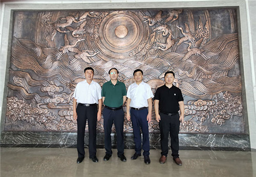 中国菌物学会理事长郭良栋参观安惠园