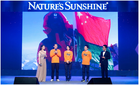 图片包含 室内, 监视器描述已自动生成