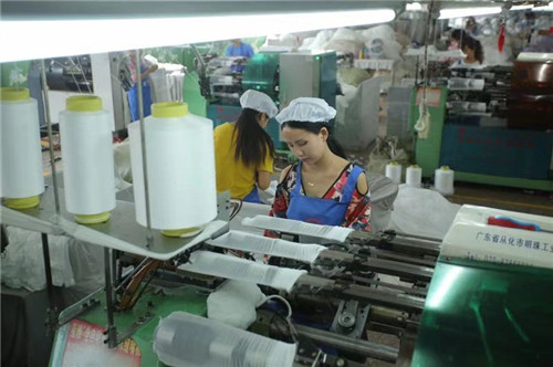 阅兵袜背后的民族企业，驰名品牌浪莎的二十年