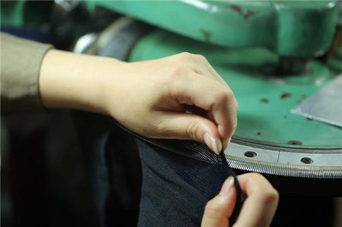 阅兵袜背后的民族企业，驰名品牌浪莎的二十年