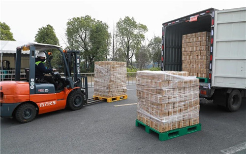 绿叶徐建成第五次调动抗疫物资，助力家乡战“疫”