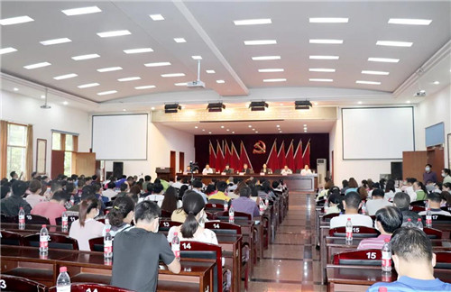 绿之韵集团董事长胡国安随湖南省政协调研组安乡调研