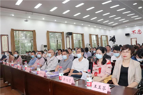 绿之韵集团董事长胡国安随湖南省政协调研组安乡调研