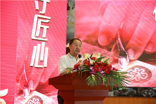 隆力奇35年民族情怀助力精准扶贫 捐赠抗疫物资展示大国外交风采